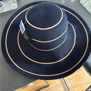 Wallaroo Savannah new navy/Tan Wide Brim sun Hat new with tags adjustable